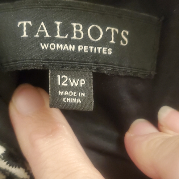 Black and white skirt - Picture 3 of 3